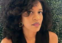 Um dia de domingo Confira "Um dia de domingo", escrito pela jornalista Elis Clementino que atualmente reside em Nova York e é uma das fundadoras do Kilomba Collective.